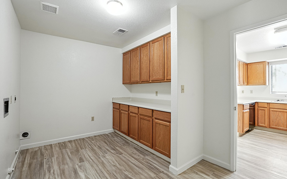 March Landing 1215 3x2 Laundry